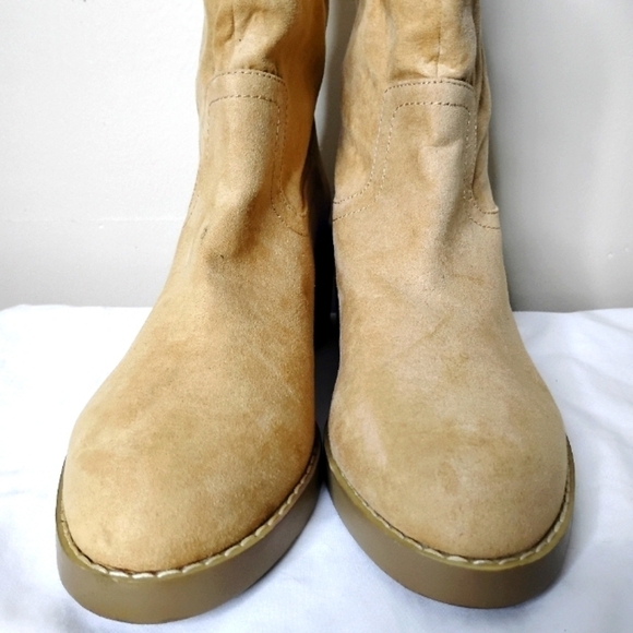 LOFT Pull-On Ankle Boots Women 9 Tan Stretch Faux Suede Block Heel 2" - Picture 3 of 9